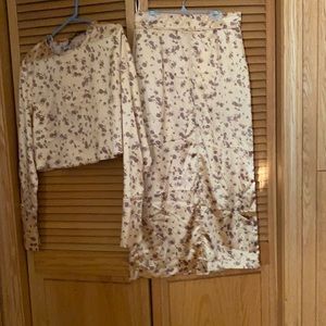 Blouse w/long sleeves size large